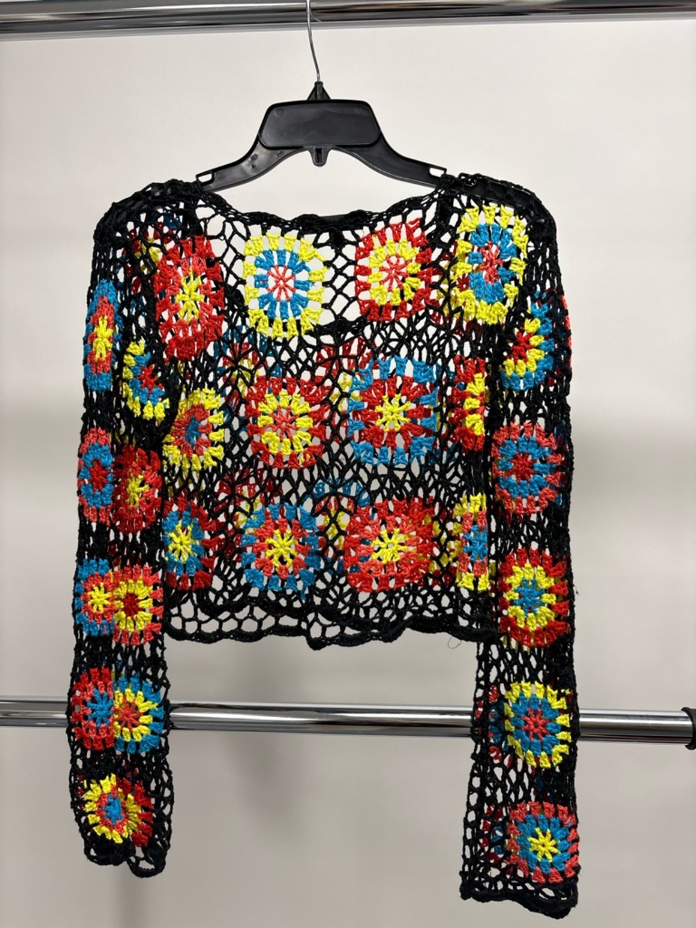 Missguided Crochet Knit Crop Top with Floral Design - Picture 2 of 2